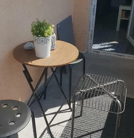 Nina's Touri'ristik V Apartmán *